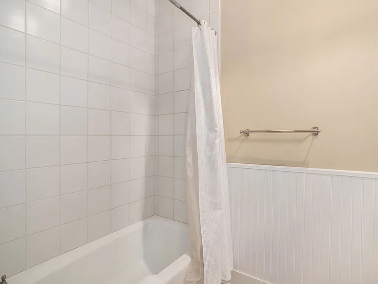 27 Howard Ave — Photo 35
