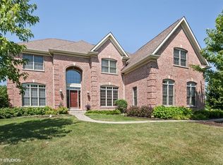 7335 Longmoor Dr, Crystal Lake, IL 60014