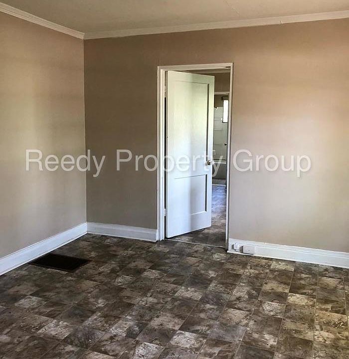 2nd image of 102 Tremont Ave