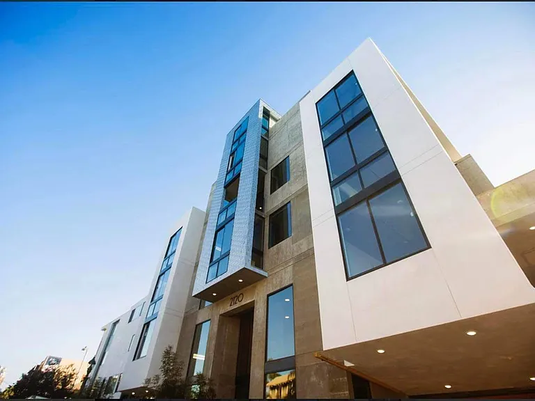 Contour Lofts — Photo 11
