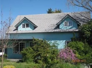 521 Park Ln, Petaluma, CA 94954