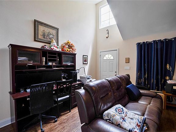 4th image of 21363 Casril Dr