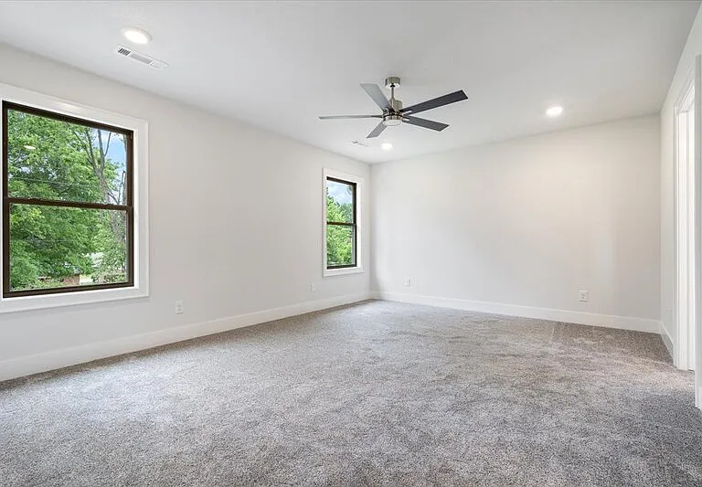 1705 S 23rd Pl — Photo 14