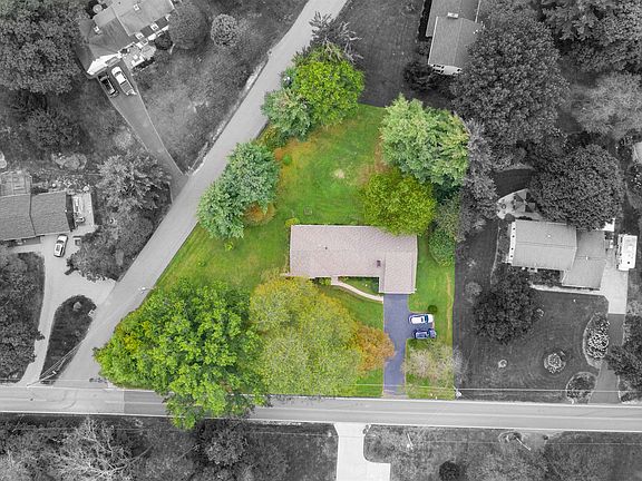 5th image of 1089 Burg St