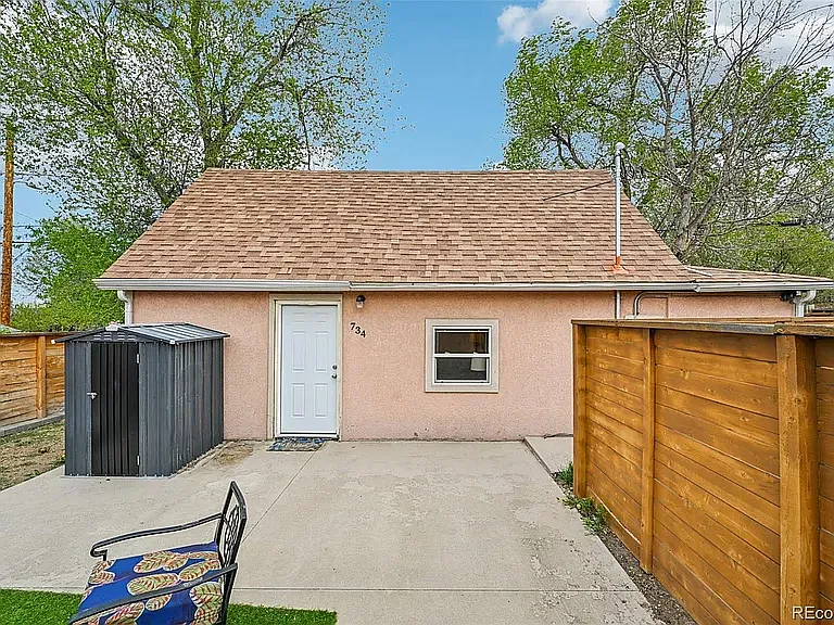 734 Perry St — Photo 12
