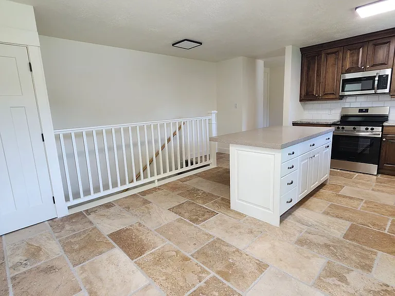 167 W Center St — Photo 19