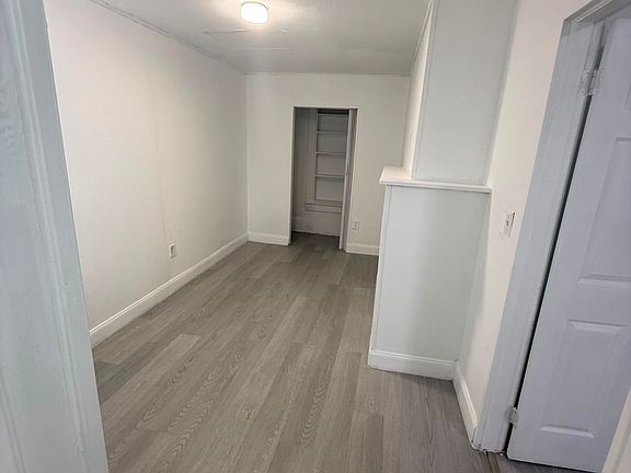 5th image of 205 S Grove St #4