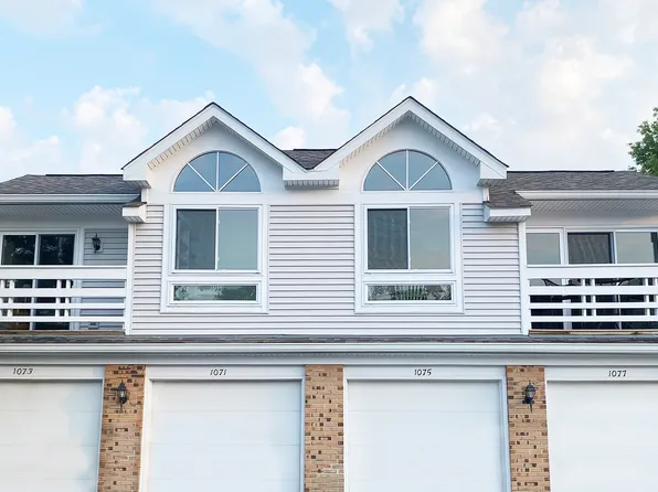 1077 Courtland Dr, Buffalo Grove, IL 60089