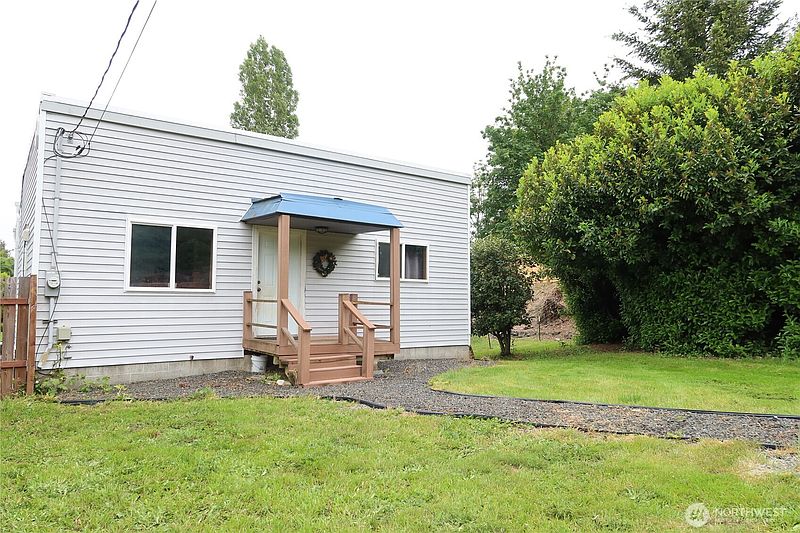 2nd image of 1405 Flower Avenue