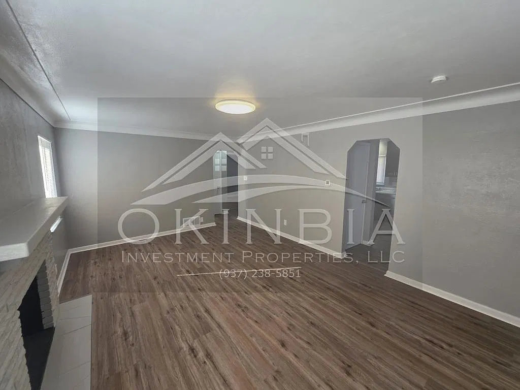 2826 Oxford Ave — Photo 3