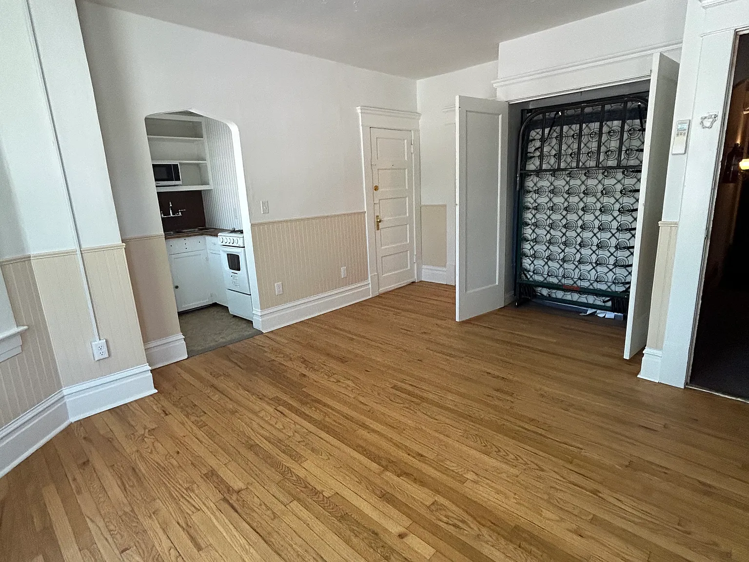 Studio, 462 sqft, $1,100 — Photo 2