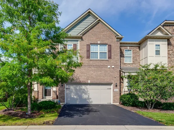 335 Camberley Ln, Lincolnshire, IL 60069