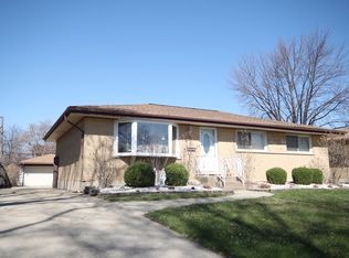 1110 N Fischer Dr, Addison, IL 60101