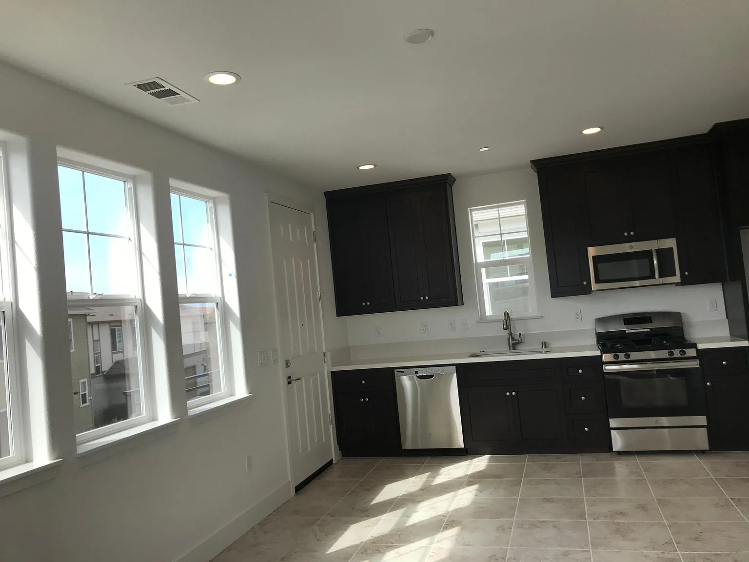 1 bed, 649 sqft, $2,750 — Photo 3
