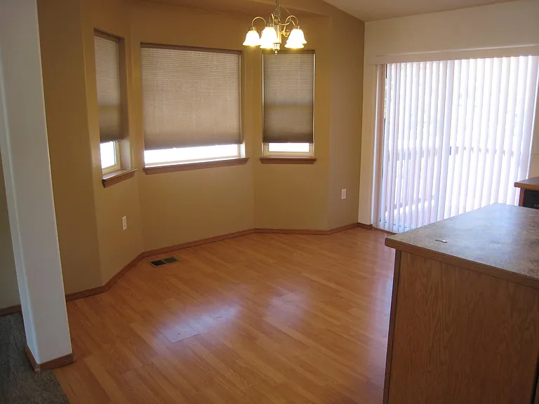 1223 S Van Marter Ln — Photo 3