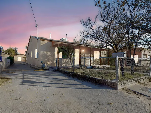 432 La Vega Dr SW, Albuquerque, NM 87105