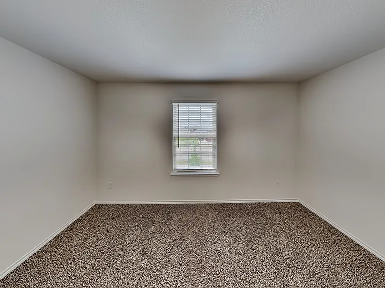 713 Glover Dr — Photo 11