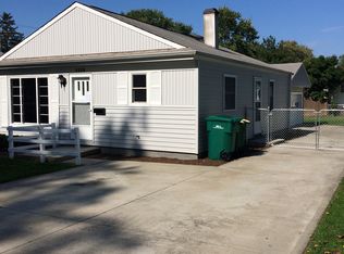 8981 Woodridge Ln, Mentor, OH 44060