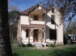 203 E Denmark St, Walnut Springs, TX 76690