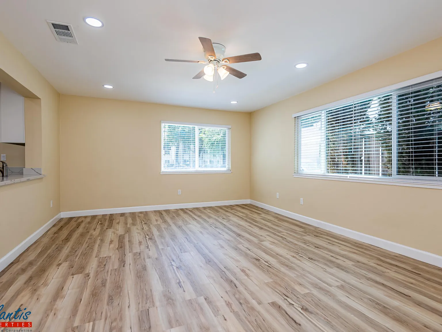 3 bed, 1314 sqft, $3,795 — Photo 3