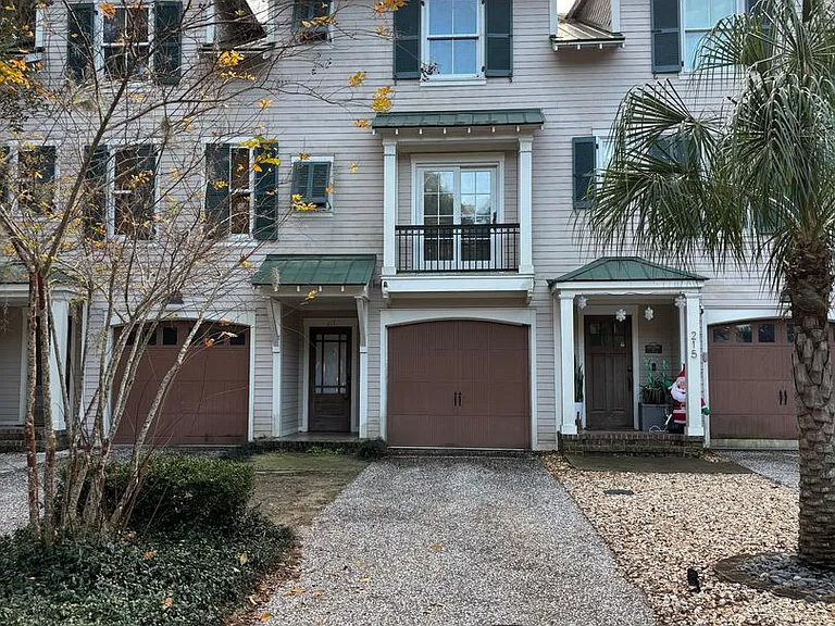 219 Oyster Point Dr — Photo 1