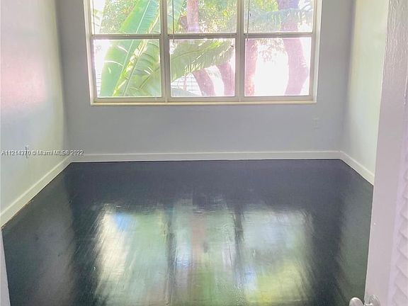 5th image of 1446 Lenox Ave APT 4