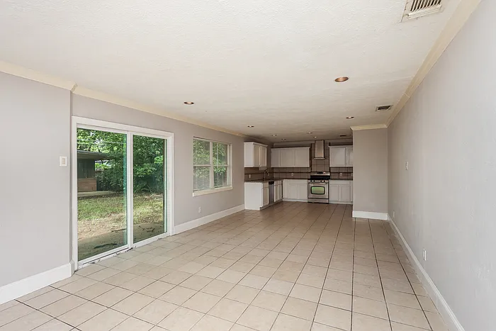 6909 Valhalla Rd — Photo 5