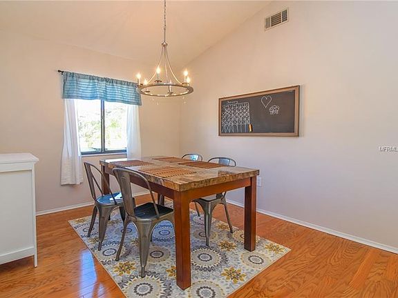5th image of 2492 Wood Oak Dr