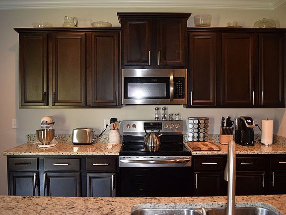 2nd image of 4474 Oak Orchard Cir
