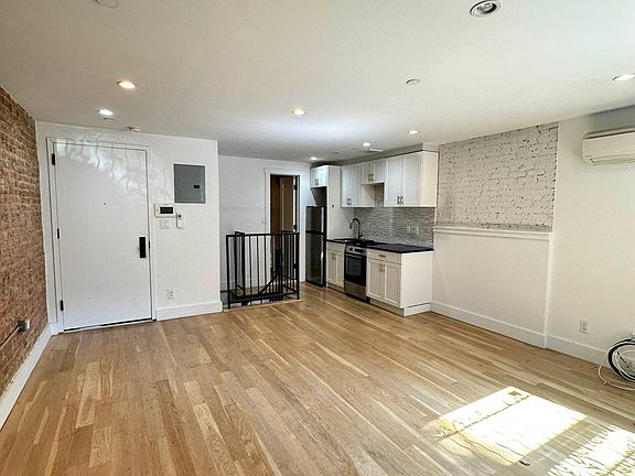 5th image of 905 Sterling Pl APT 1F