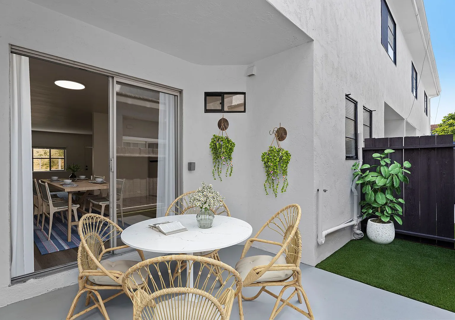Welcome to 830 E. Coronado Ave. — Photo 4