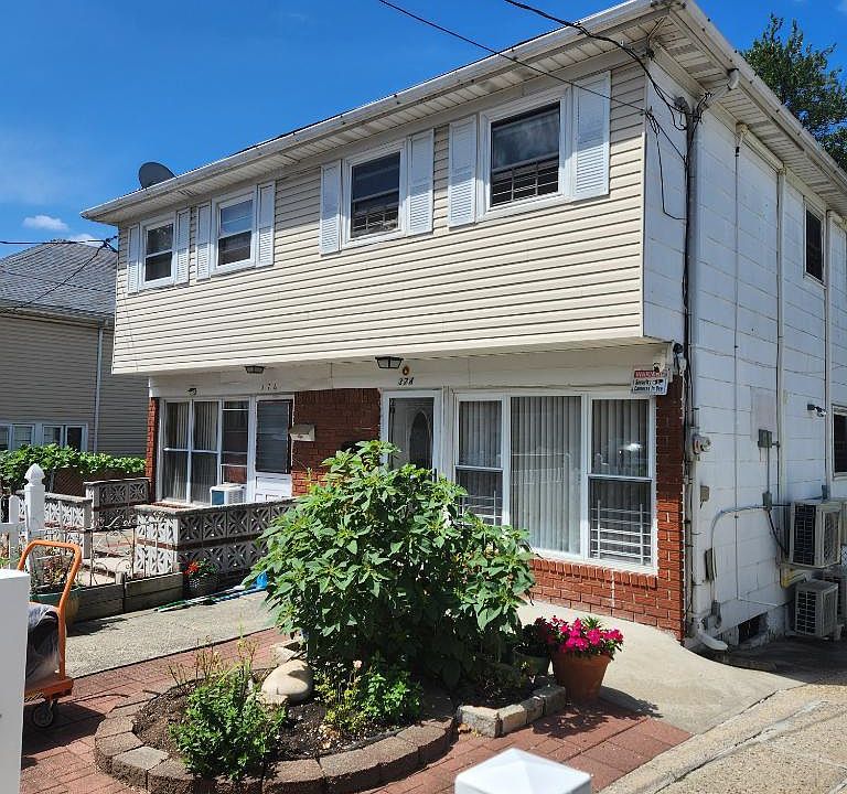 1st image of 374 Hanover Ave