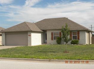 155 Pinyon Ave, Rogersville, MO 65742