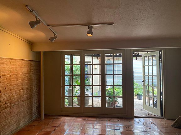 3rd image of 214 Emporia Blvd