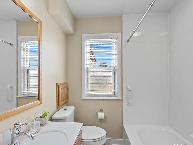 303 Wallinwood Ave NE — Photo 10