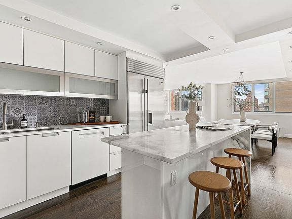3rd image of 345 E 93rd St #23CD