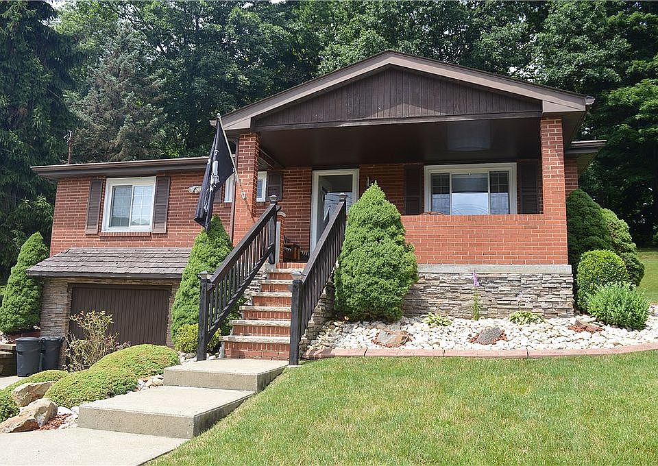 1st image of 210 Woodlawn Dr