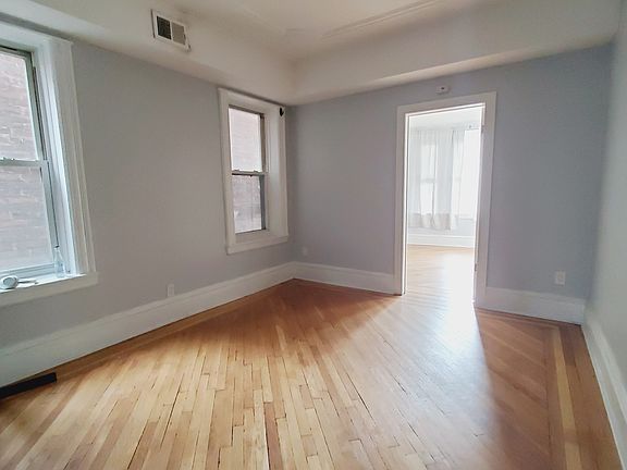 3rd image of 104 Baldwin Ave #2L