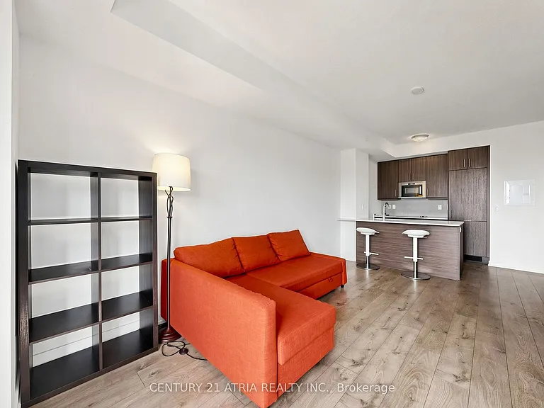 297 College St #910 — Photo 14