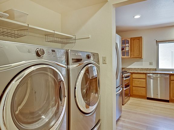 Laundry Room 1_mls_09222018