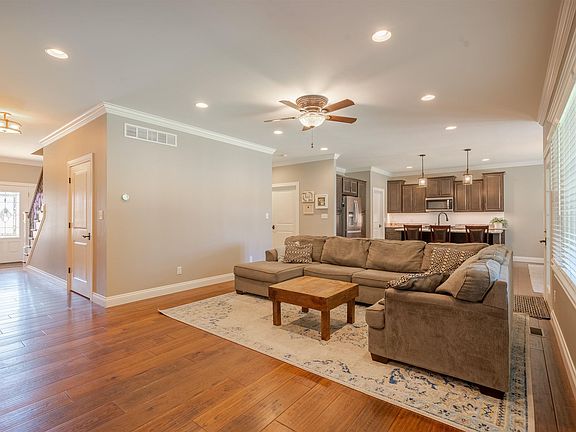 5th image of 2502 Stapelton Dr
