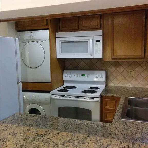 3506 Speedway St #106 — Photo 8
