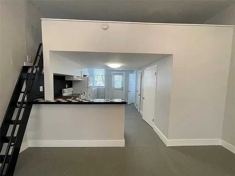 2305 W Texas Ave #5 — Photo 4