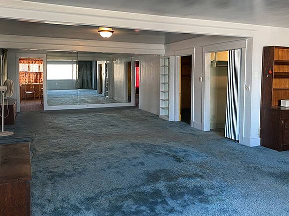 5th image of 444 S Pine St