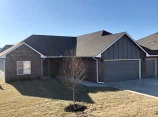 5151 N Cambridge St, Bel Aire, KS 67226