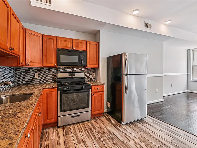 1324 W Lombard St #2 — Photo 9