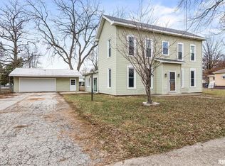 442 S 6th St, Auburn, IL 62615
