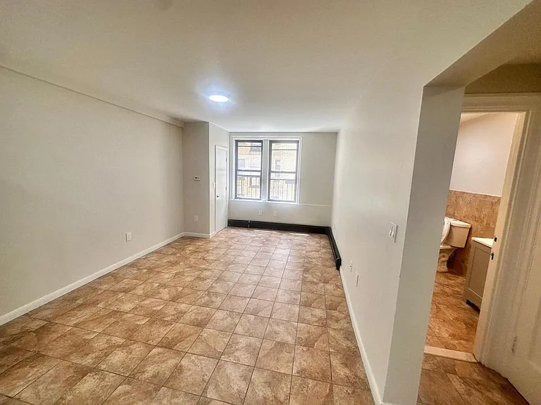 152 S Harrison St #5G — Photo 3