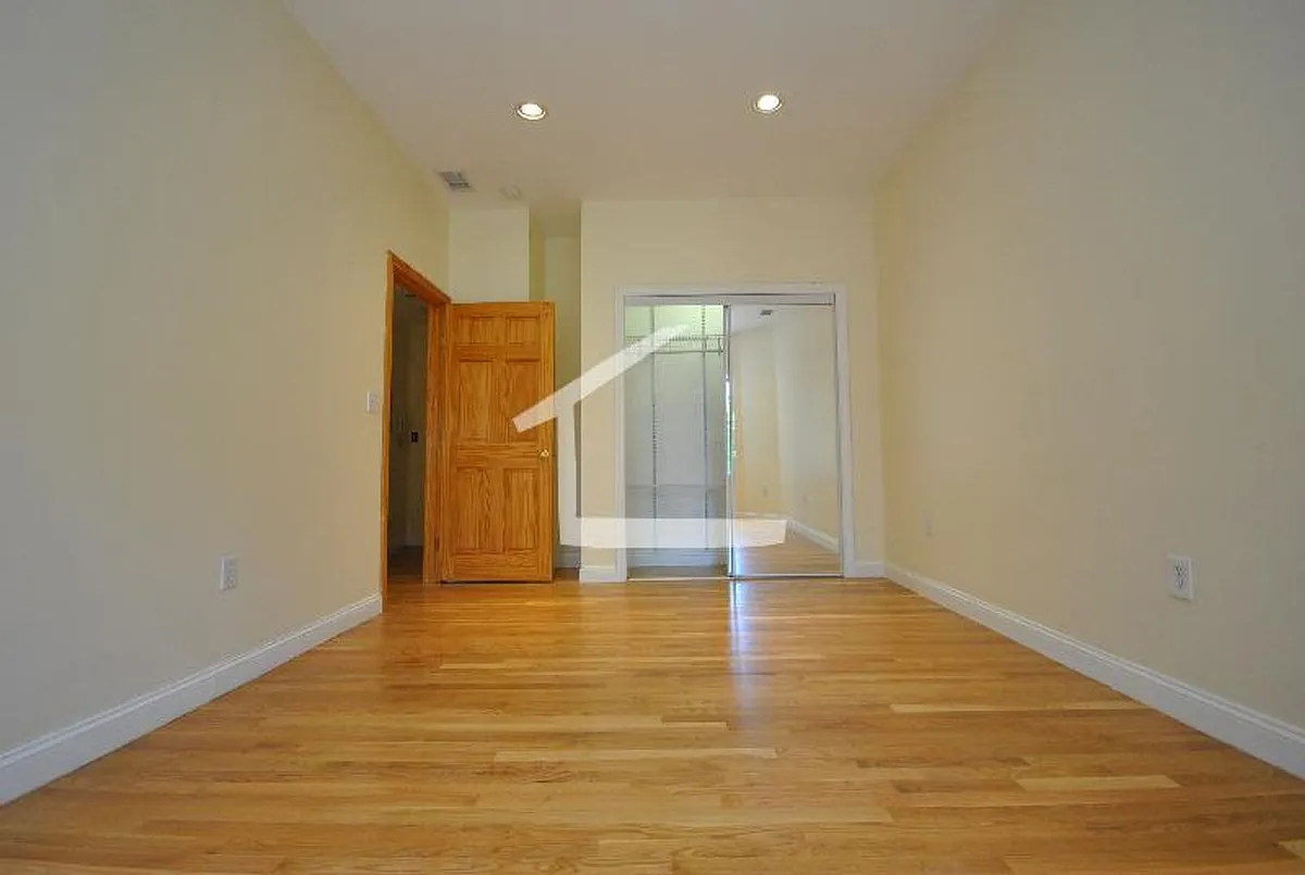 Building Photo - 1801 Beacon St #6