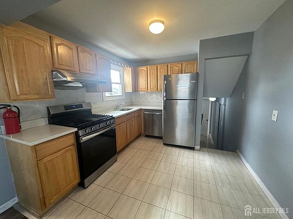 2nd image of 19 Baldwin Rd